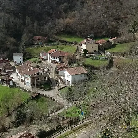 Casa Preciosas Vistas, Ubicada En Medio Del Parque Natural De Redes, Asturias *